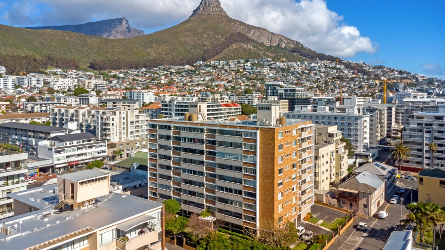 To Let 2 Bedroom Property for Rent in Sea Point Western Cape